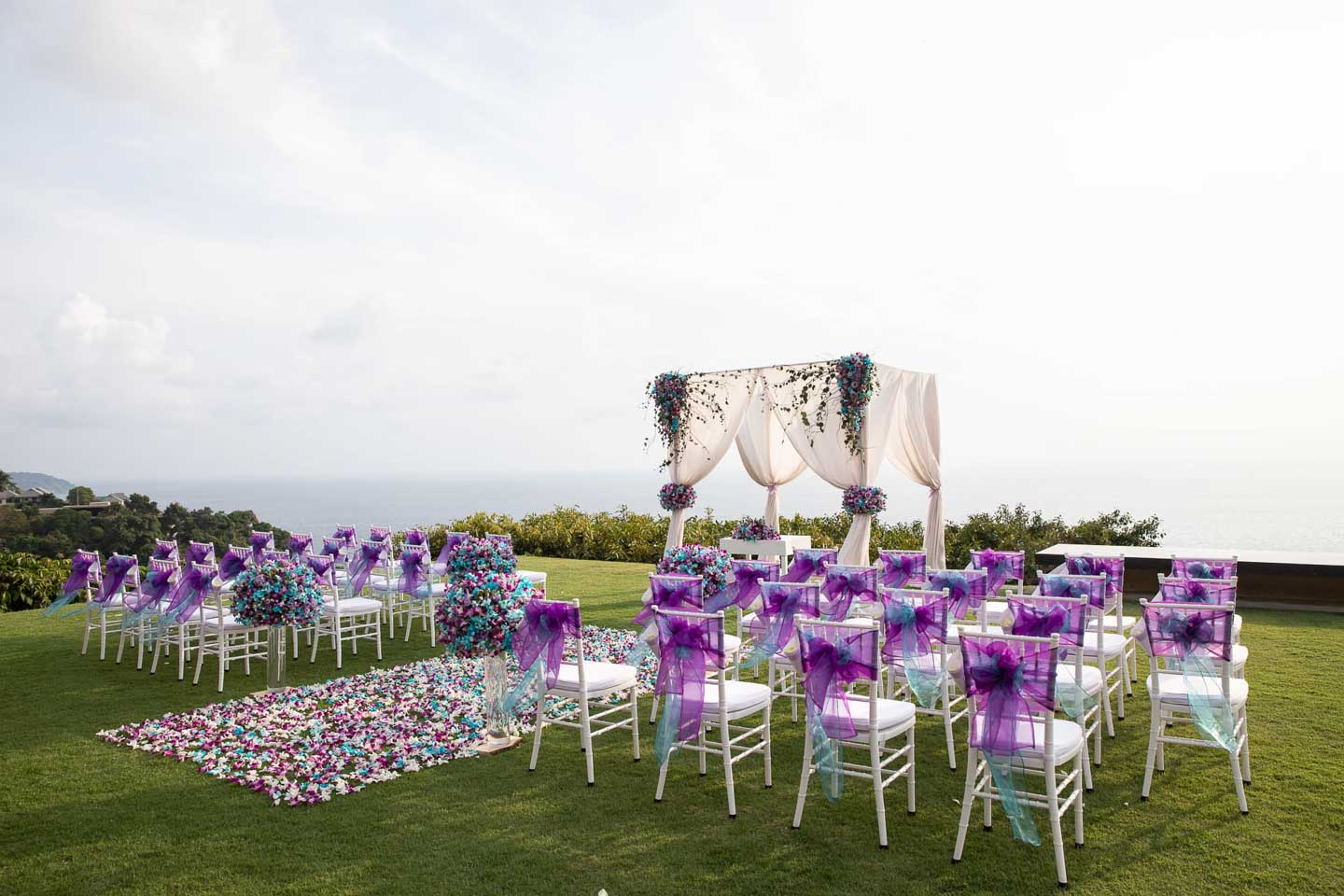 Miracle Lawn - Paresa Resort