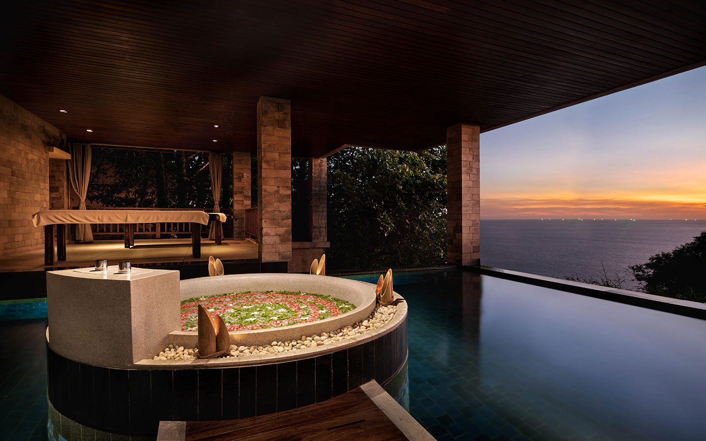 Spa Pool Suite - Paresa Resort